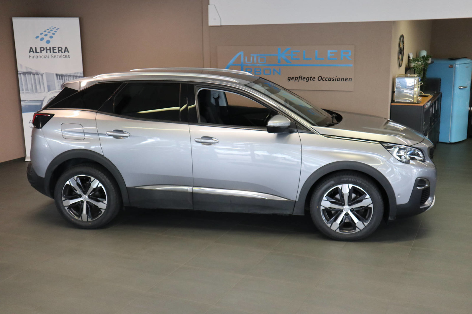 PEUGEOT 3008 1.2 PureTech Allure, Benzin, Occasion / Gebraucht, Automatik