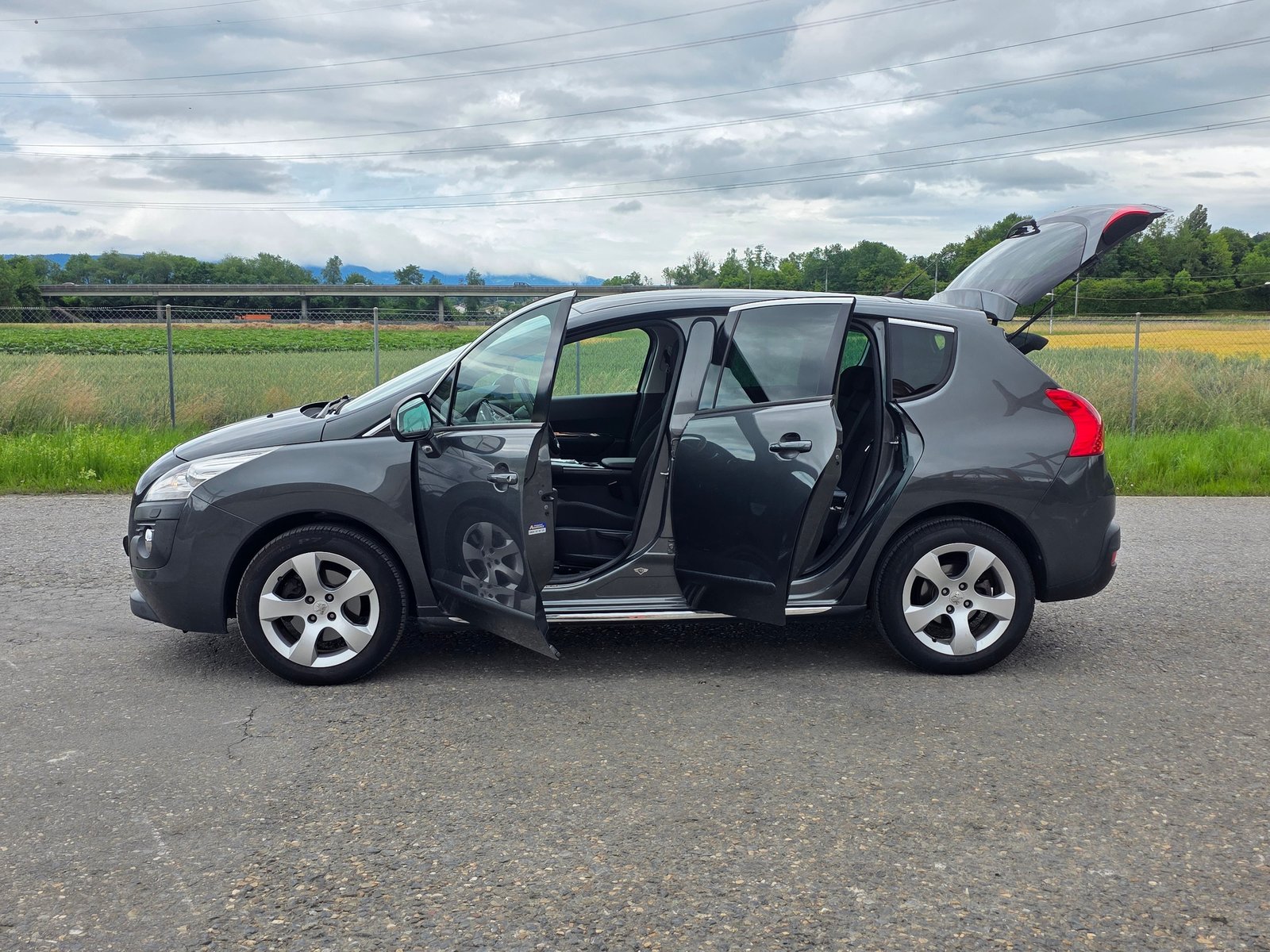 PEUGEOT 3008 1.6 16V T Sport Pack Tiptronic, Benzin, Occasion / Gebraucht, Automatik - 4