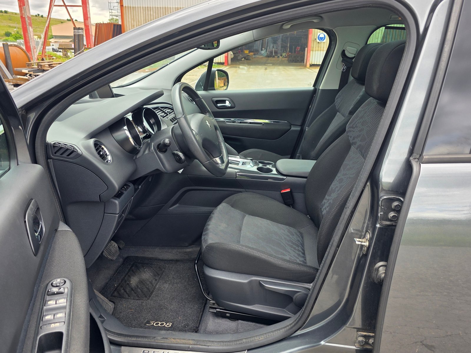 PEUGEOT 3008 1.6 16V T Sport Pack Tiptronic, Benzin, Occasion / Gebraucht, Automatik - 7