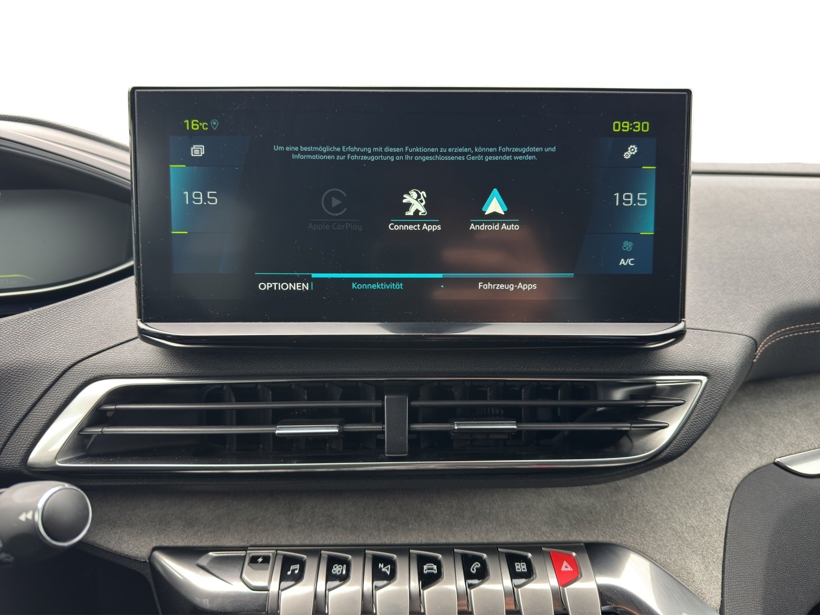 PEUGEOT 3008 1.6 Plug-in Hybrid4 GT Pack, Plug-in-Hybrid Petrol/Electric, Second hand / Used, Automatic - 6