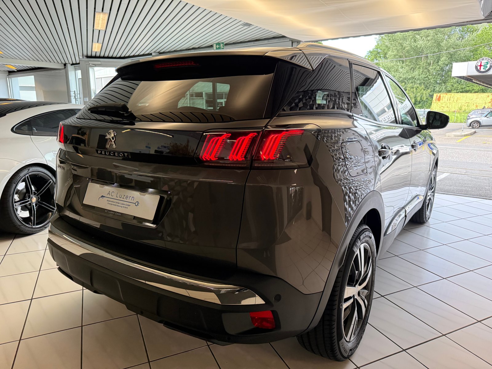 PEUGEOT 3008 1.5 BlueHDi Allure Pack EAT8, Diesel, Second hand / Used, Automatic - 4