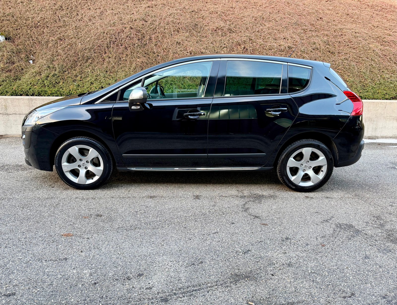 PEUGEOT 3008 1.6 16V T Sport Pack, Essence, Occasion / Utilisé, Manuelle - 3