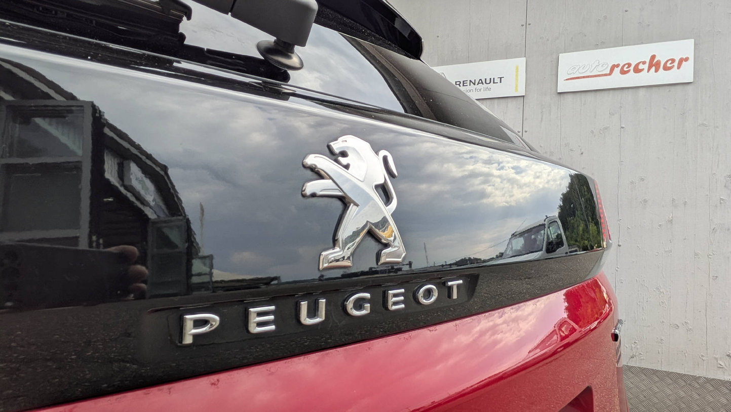 PEUGEOT 3008 1.6 PureTech GT Line, Benzin, Occasion / Gebraucht, Automatik - 4