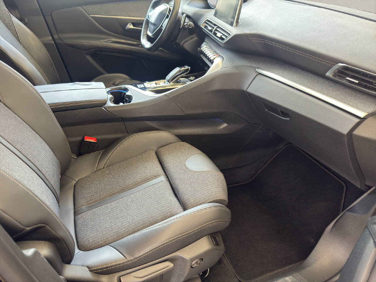 PEUGEOT 3008 1.6 THP GT Line, Benzin, Occasion / Gebraucht, Automatik - 7