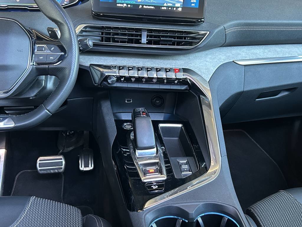 PEUGEOT 3008 300e Hybrid4 GT EAT8, Mild-Hybrid Petrol/Electric, Second hand / Used, Automatic - 7