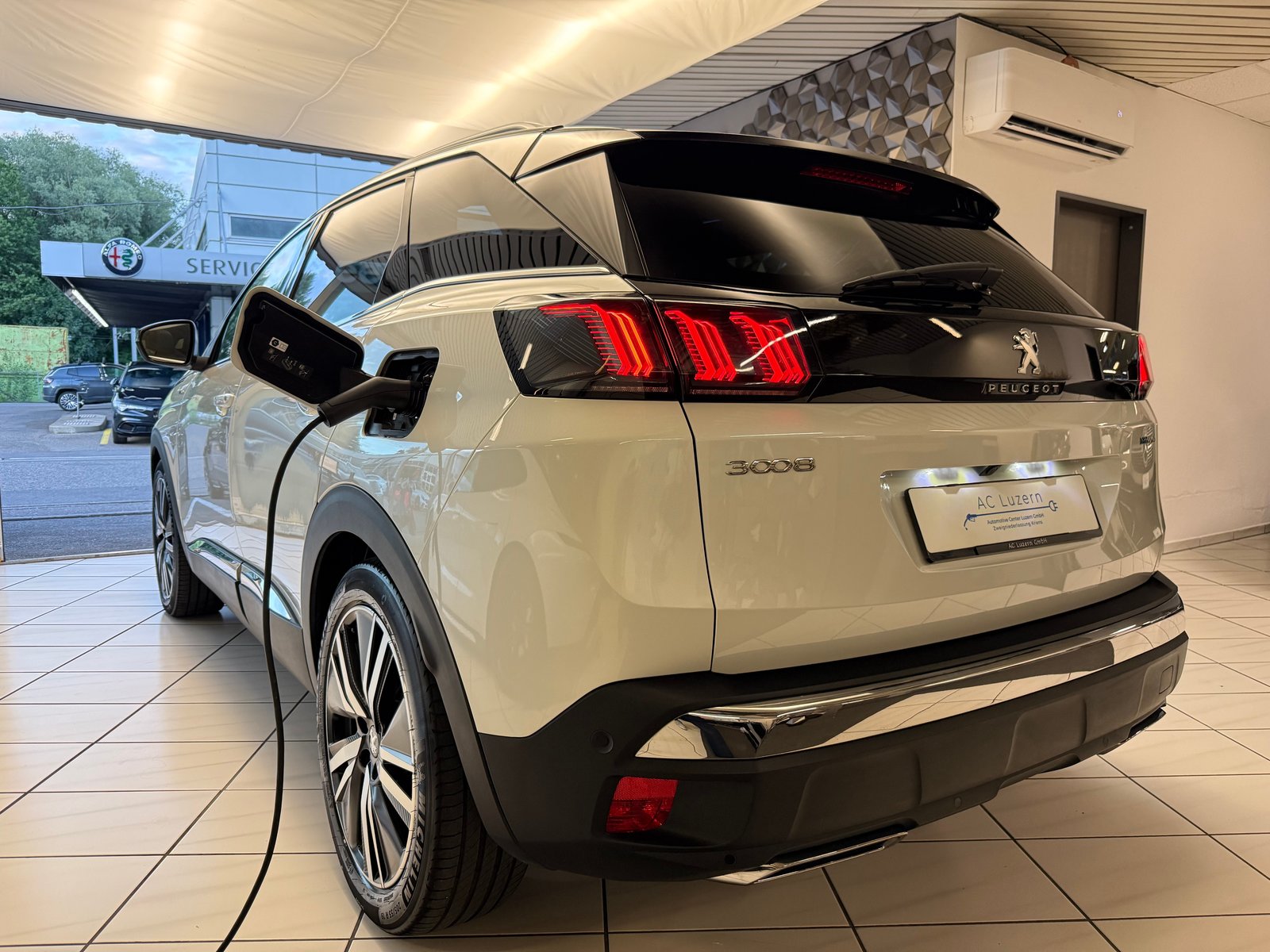 PEUGEOT 3008 300e Hybrid4 GT Pack EAT8, Plug-in-Hybrid Benzin/Elektro, Occasion / Gebraucht, Automatik - 2