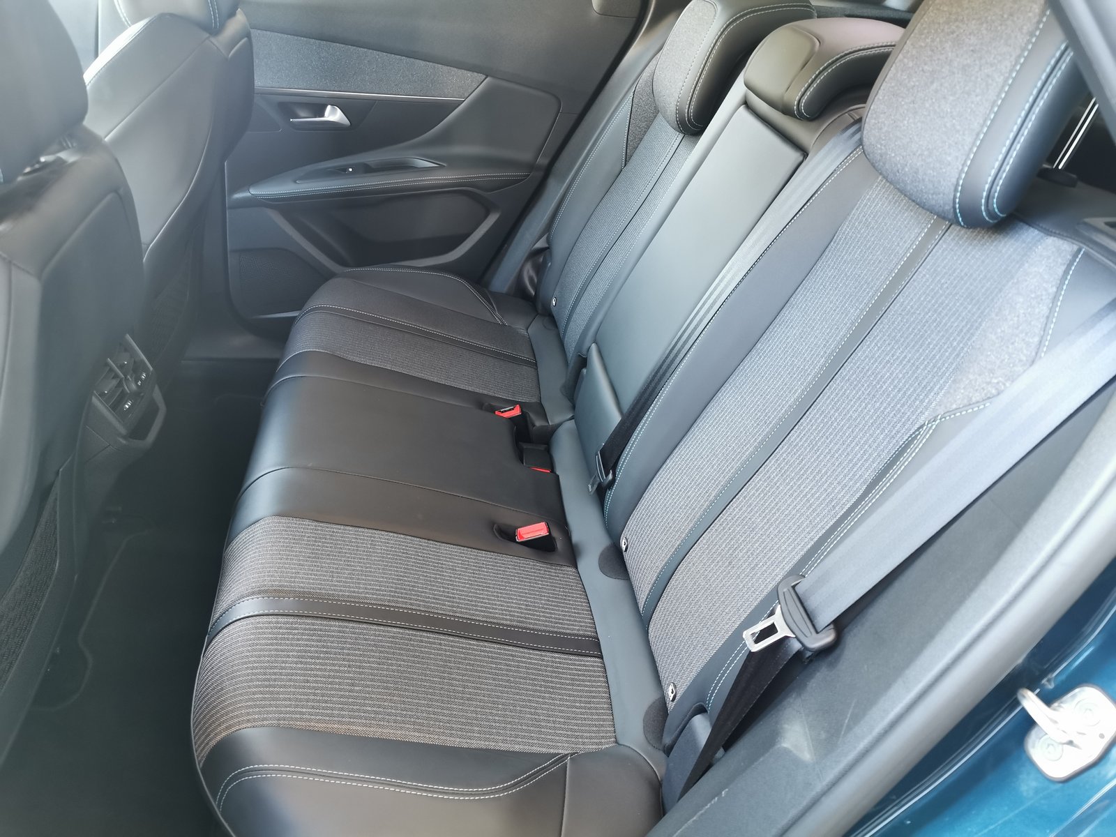 PEUGEOT 3008 1.2 PureTech Allure Pack EAT8, Essence, Occasion / Utilisé, Automatique - 6