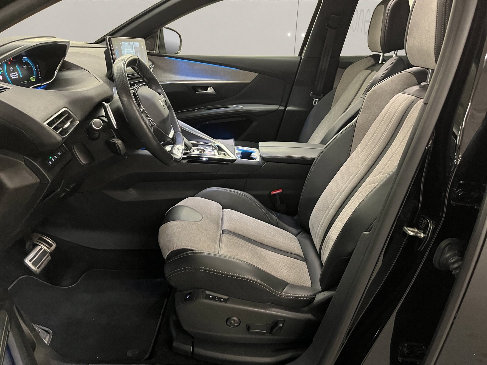 PEUGEOT 3008 1.6 Plug-in Hybrid4 GT Pack, Plug-in-Hybrid Petrol/Electric, Second hand / Used, Automatic - 7