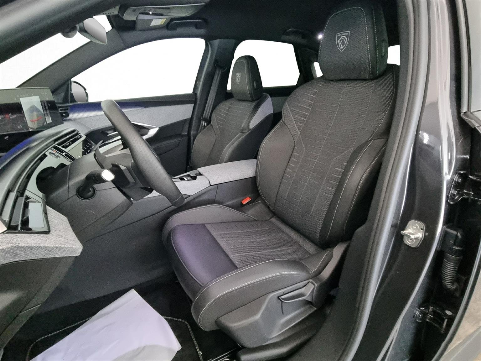 PEUGEOT 3008 145 Hybrid GT Automat Anhängekupplung, Hybride Léger Essence/Électricité, Occasion / Utilisé, Automatique - 6