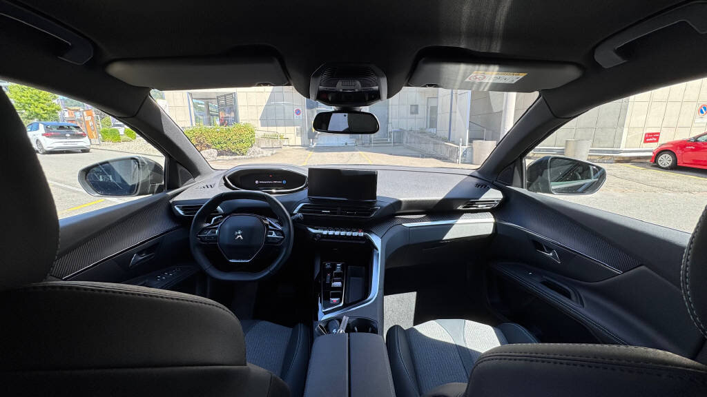 PEUGEOT 3008 1.6 Plug-in Hybrid Allure Pack, Plug-in-Hybrid Petrol/Electric, Second hand / Used, Automatic - 5