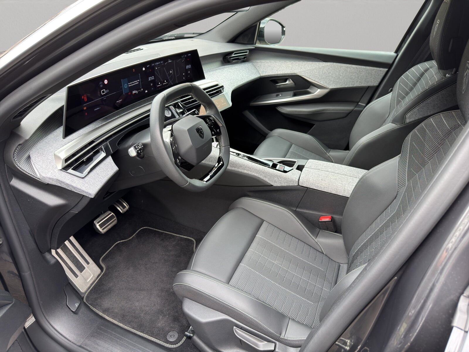 PEUGEOT 3008 1.2 Hybrid GT, Voll-Hybrid Benzin/Elektro, Occasion / Gebraucht, Automatik - 4