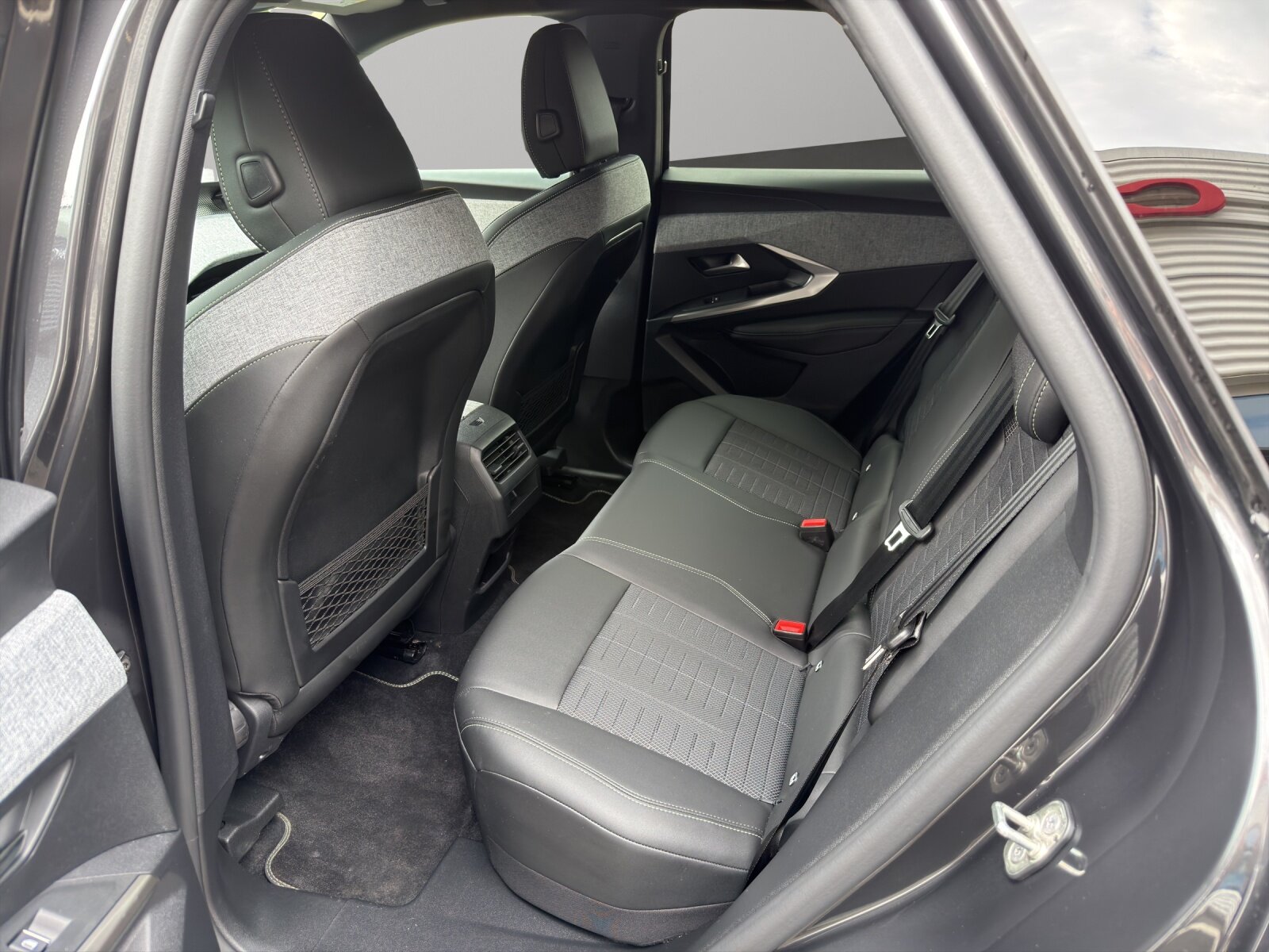 PEUGEOT 3008 1.2 Hybrid GT, Voll-Hybrid Benzin/Elektro, Occasion / Gebraucht, Automatik - 5