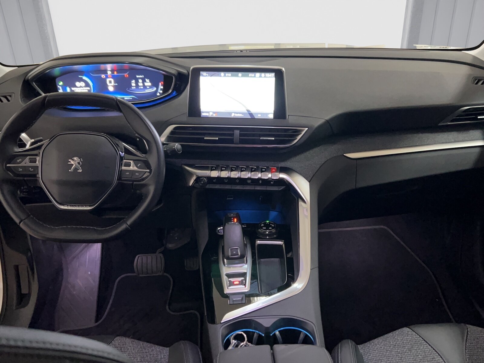 PEUGEOT 3008 1.2 PureTech Allure, Benzin, Occasion / Gebraucht, Automatik - 6