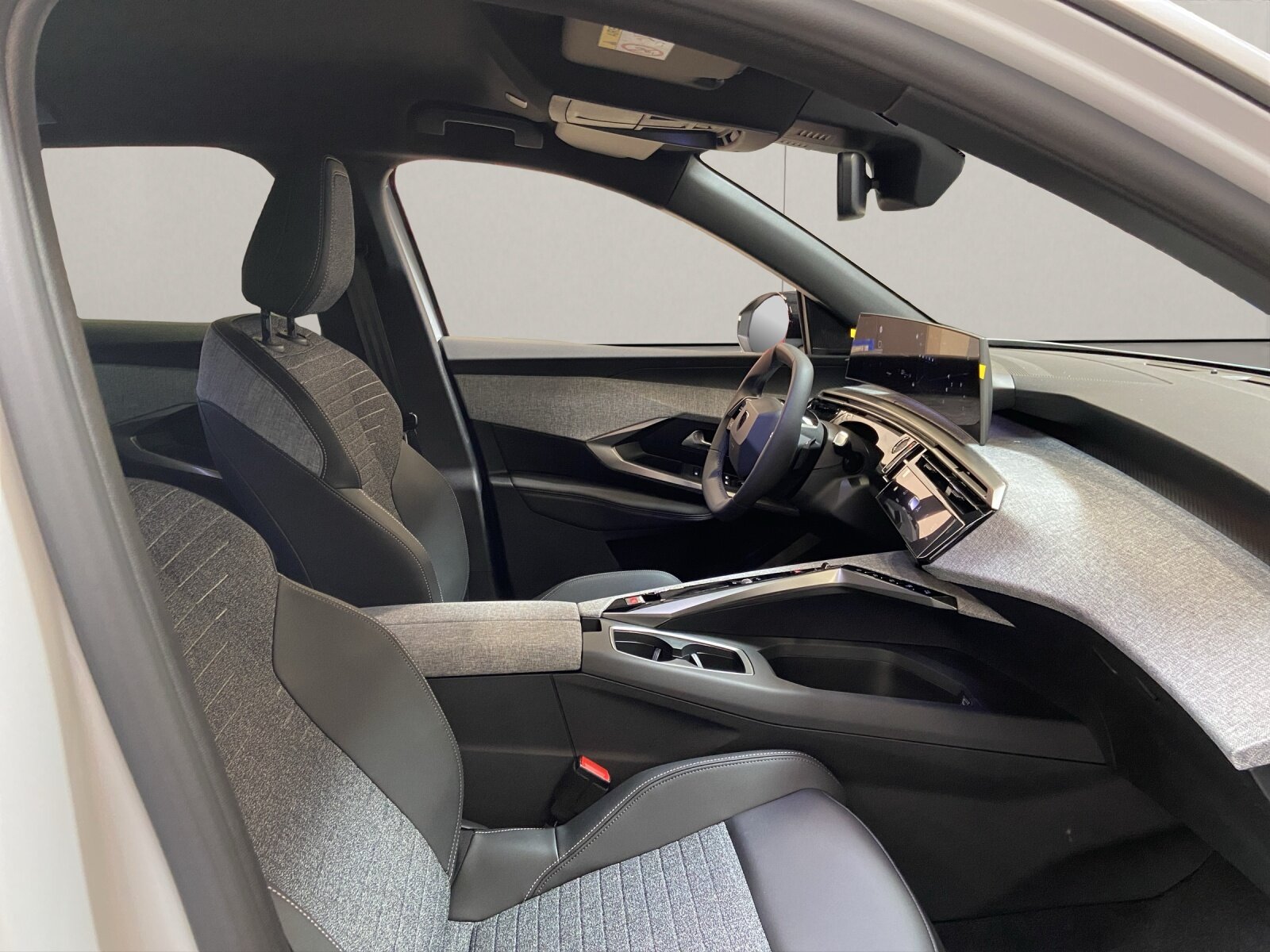 PEUGEOT 3008 1.2 Hybrid Allure, Mild-Hybrid Petrol/Electric, Second hand / Used, Automatic - 7