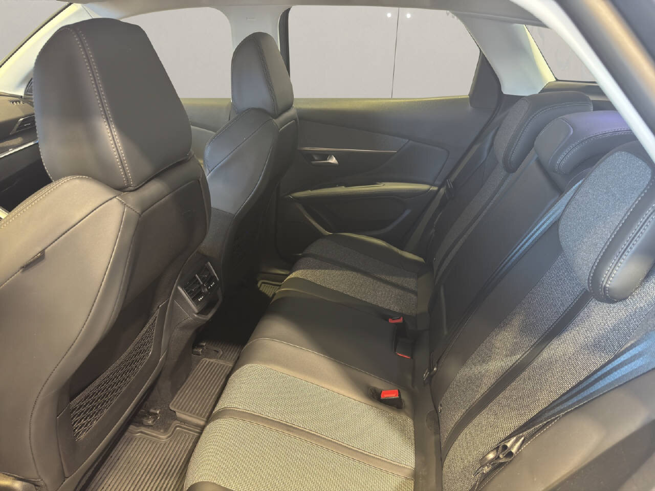 PEUGEOT 3008 1.5 BlueHDi Allure, Diesel, Occasion / Utilisé, Automatique - 6
