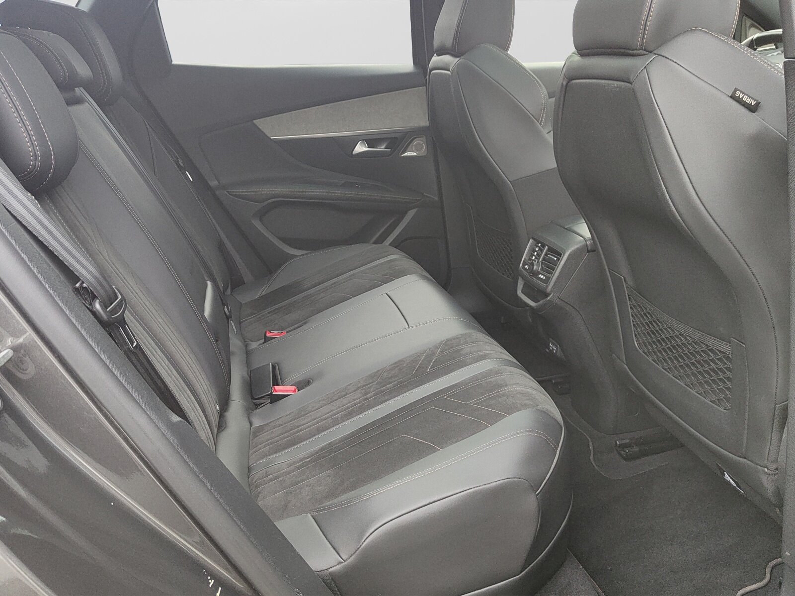 PEUGEOT 3008 1.6 Plug-in Hybrid4 GT Pack, Hybride Rechargeable Essence/Électricité, Occasion / Utilisé, Automatique - 6