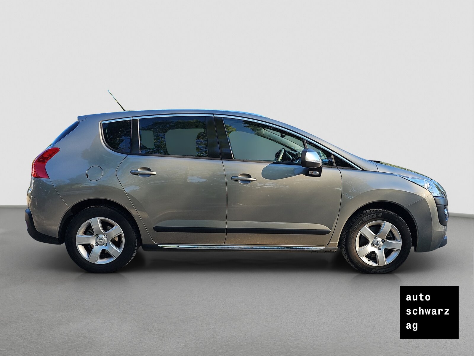 PEUGEOT 3008 1.6 16V T Allure Tiptronic, Benzin, Occasion / Gebraucht, Automatik - 4