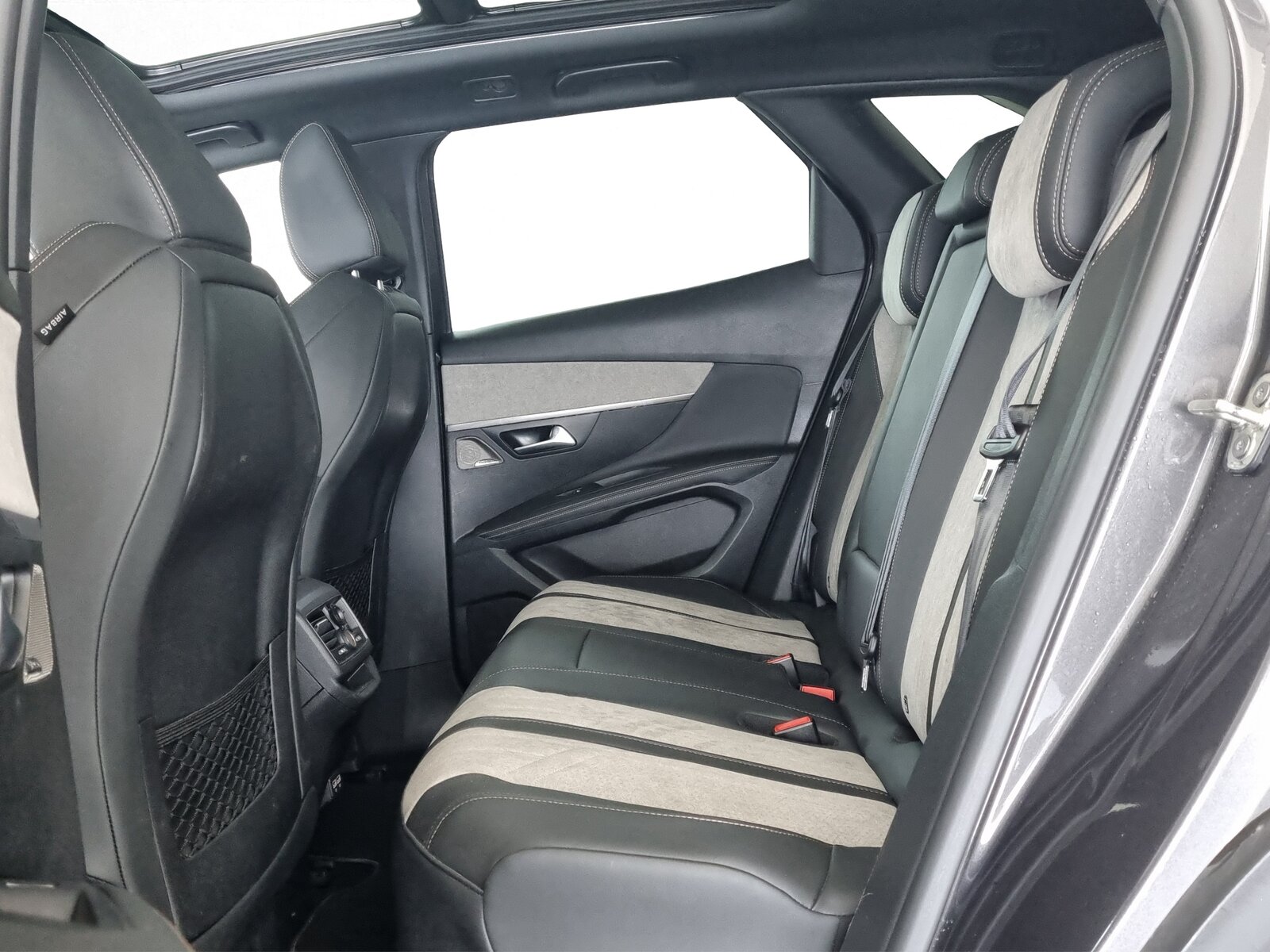 PEUGEOT 3008 300e 1.6 Plug-in Hybrid4 GT AWD Aut., Hybride Rechargeable Essence/Électricité, Occasion / Utilisé, Automatique - 7