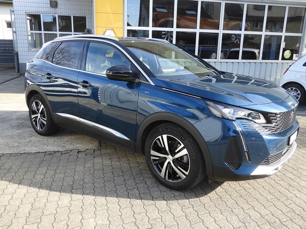PEUGEOT 3008 1.6 Plug-in Hybrid GT, Plug-in-Hybrid Petrol/Electric, Second hand / Used, Automatic - 2