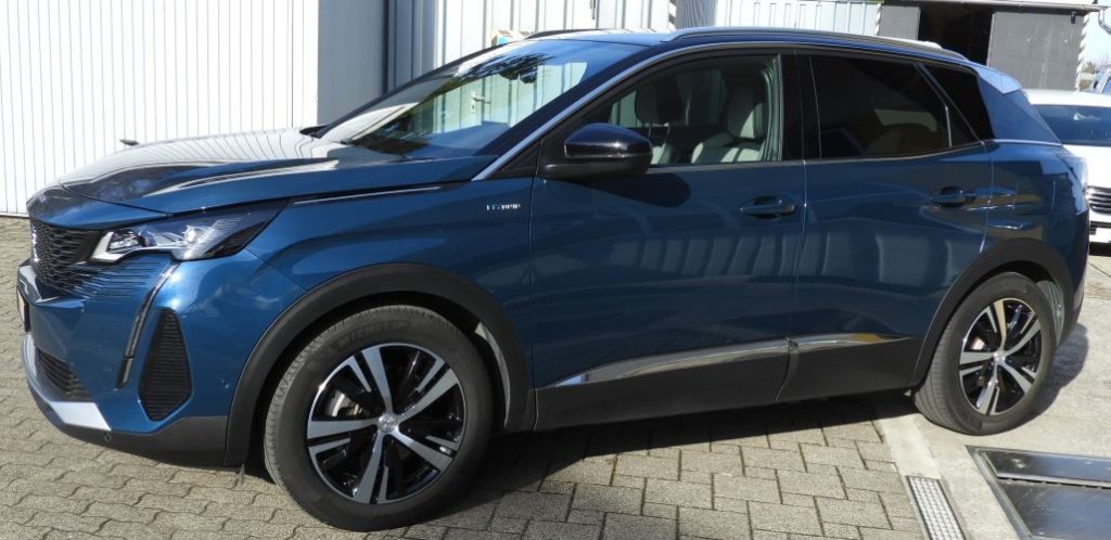PEUGEOT 3008 1.6 Plug-in Hybrid GT, Plug-in-Hybrid Petrol/Electric, Second hand / Used, Automatic - 6