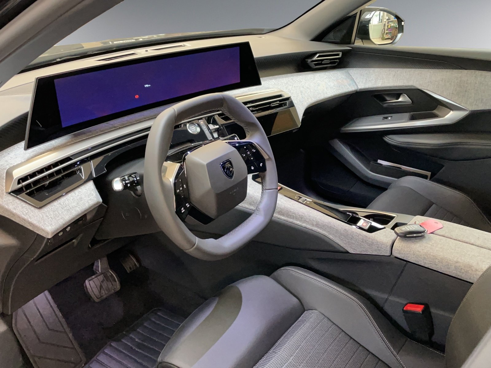 PEUGEOT 3008 e-Allure, Elektro, Vorführwagen, Automatik - 4