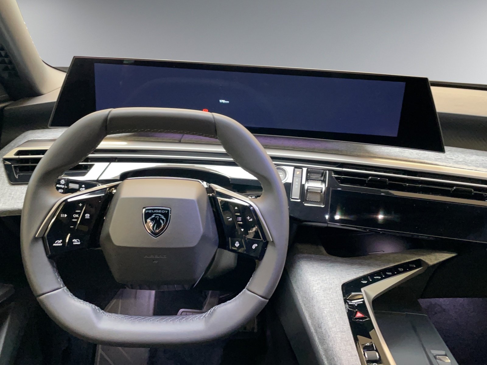 PEUGEOT 3008 e-Allure, Elektro, Vorführwagen, Automatik - 6