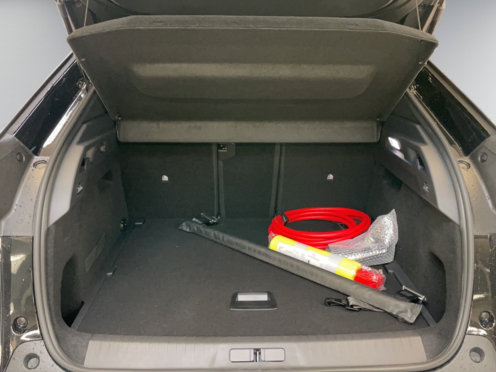 PEUGEOT 3008 e-Allure, Elektro, Vorführwagen, Automatik - 7