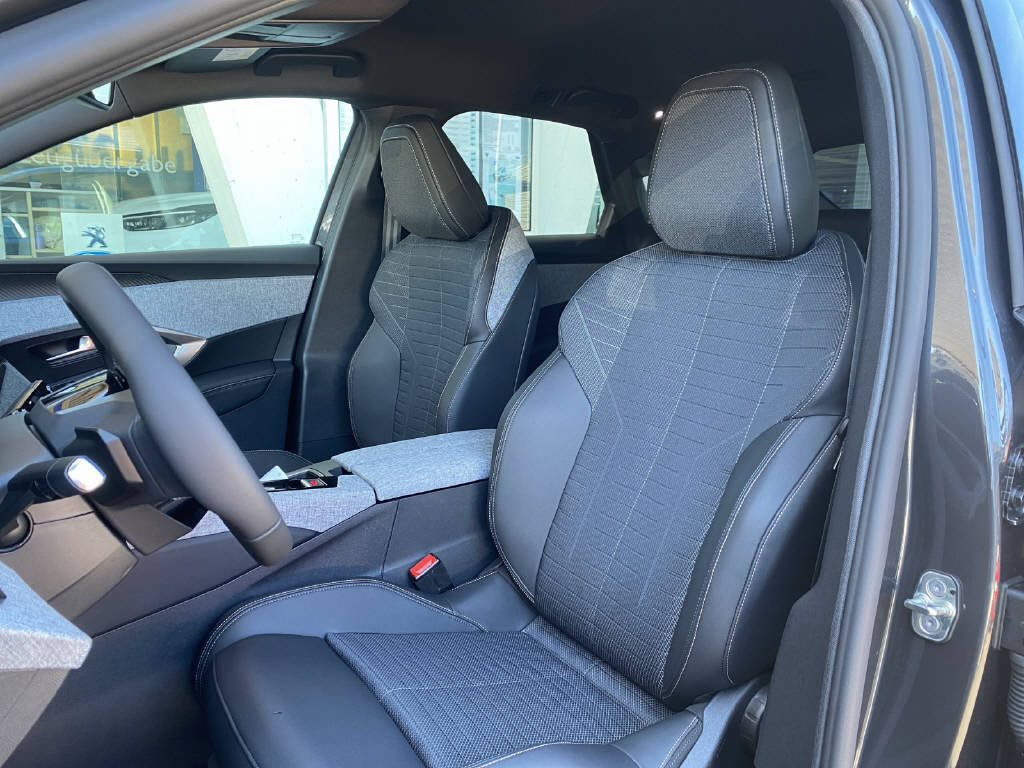 PEUGEOT 3008 e-Allure, Électrique, Voiture de démonstration, Automatique - 5