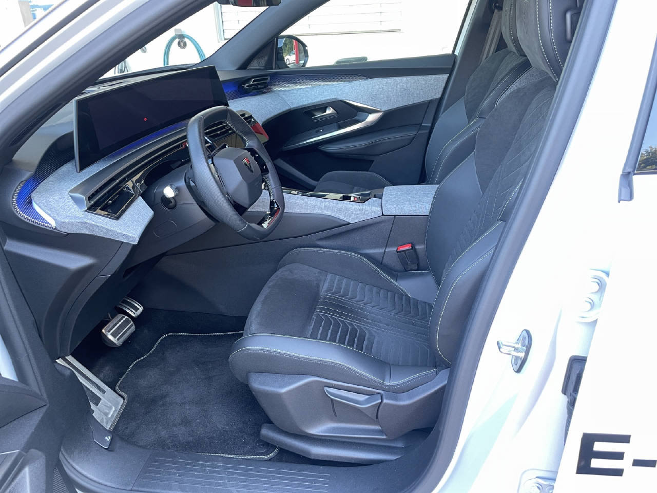 PEUGEOT 3008 e-GT, Électrique, Voiture de démonstration, Automatique - 6