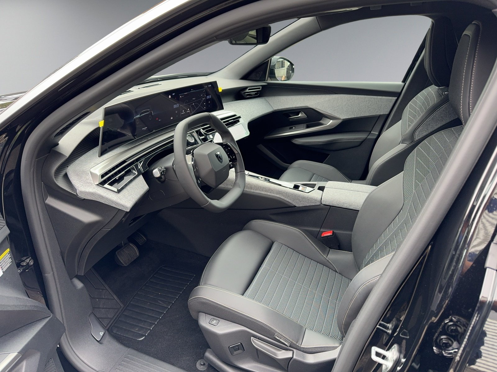 PEUGEOT 3008 e-Allure, Elektro, Vorführwagen, Automatik - 4