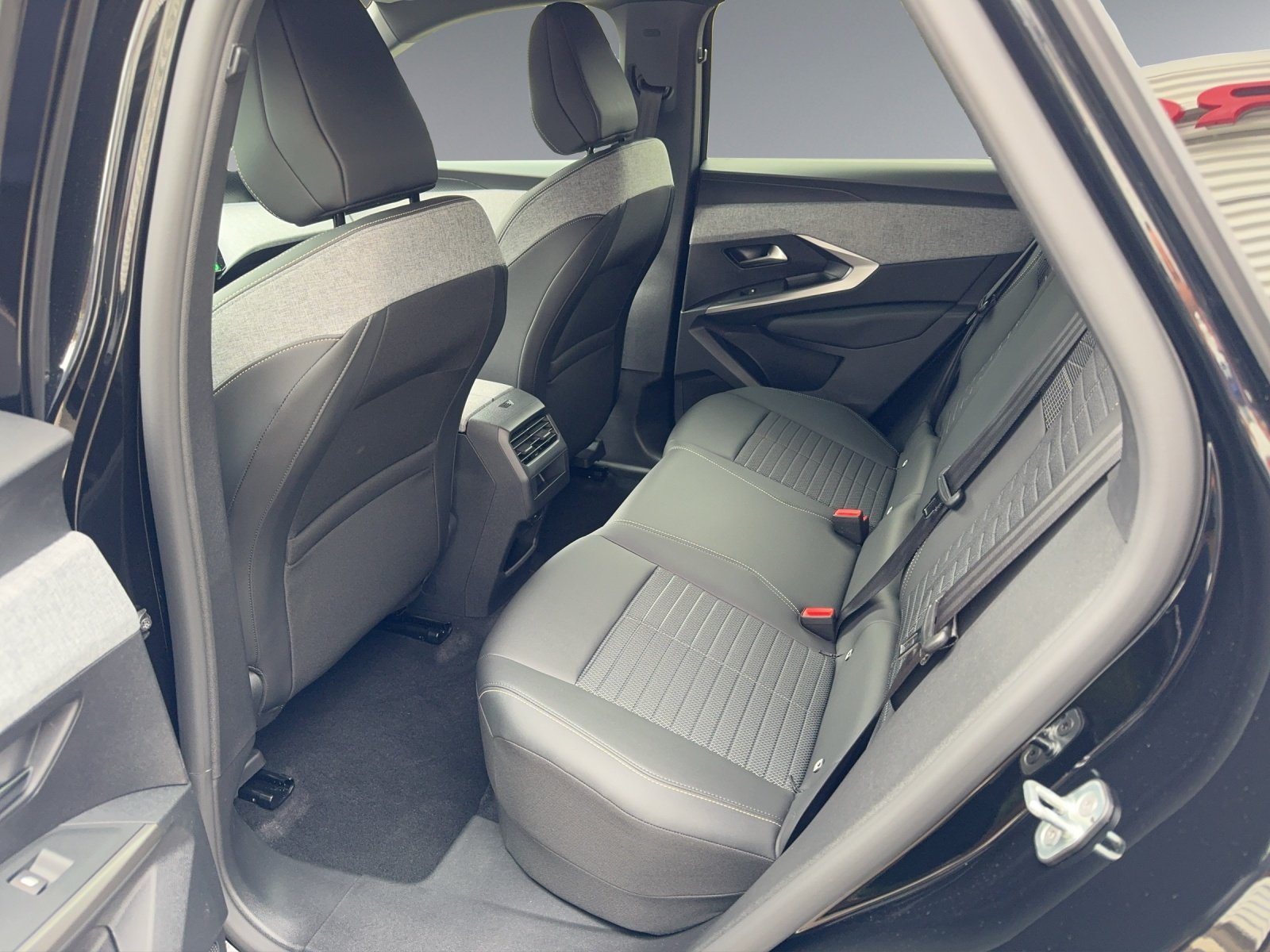 PEUGEOT 3008 e-Allure, Elektro, Vorführwagen, Automatik - 5