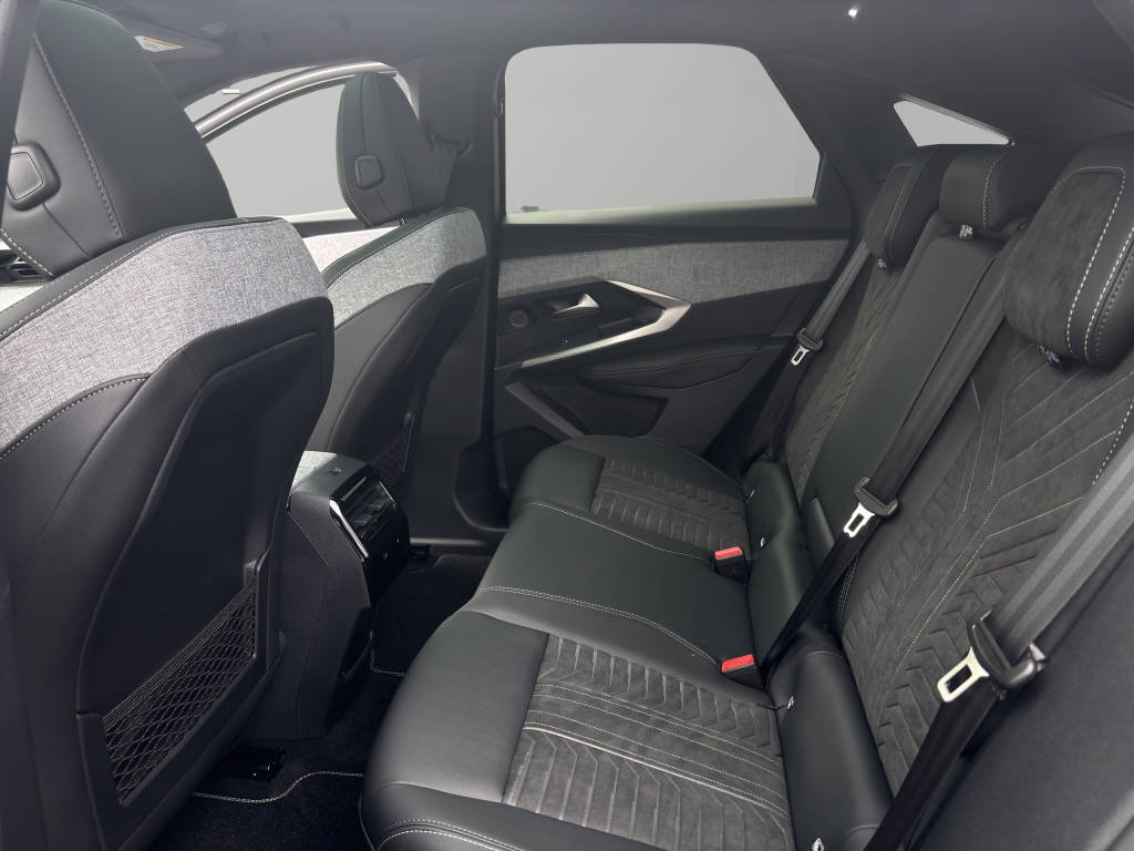 PEUGEOT 3008 GT e-Launch Edition AWD, Electric, Ex-demonstrator, Automatic - 7