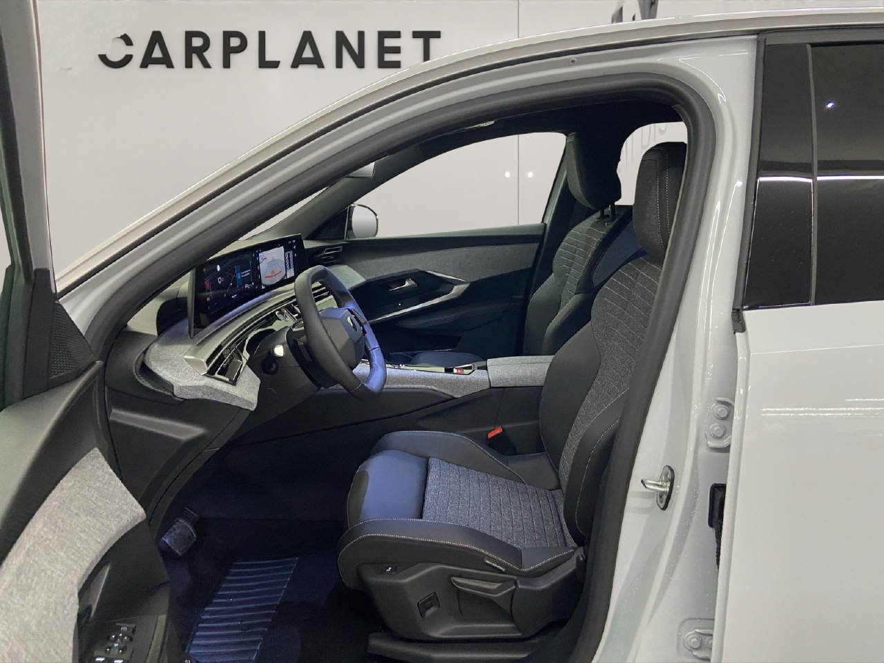 PEUGEOT 3008 1.2 Hybrid 136 Allure, Mild-Hybrid Benzin/Elektro, Vorführwagen, Automatik - 4