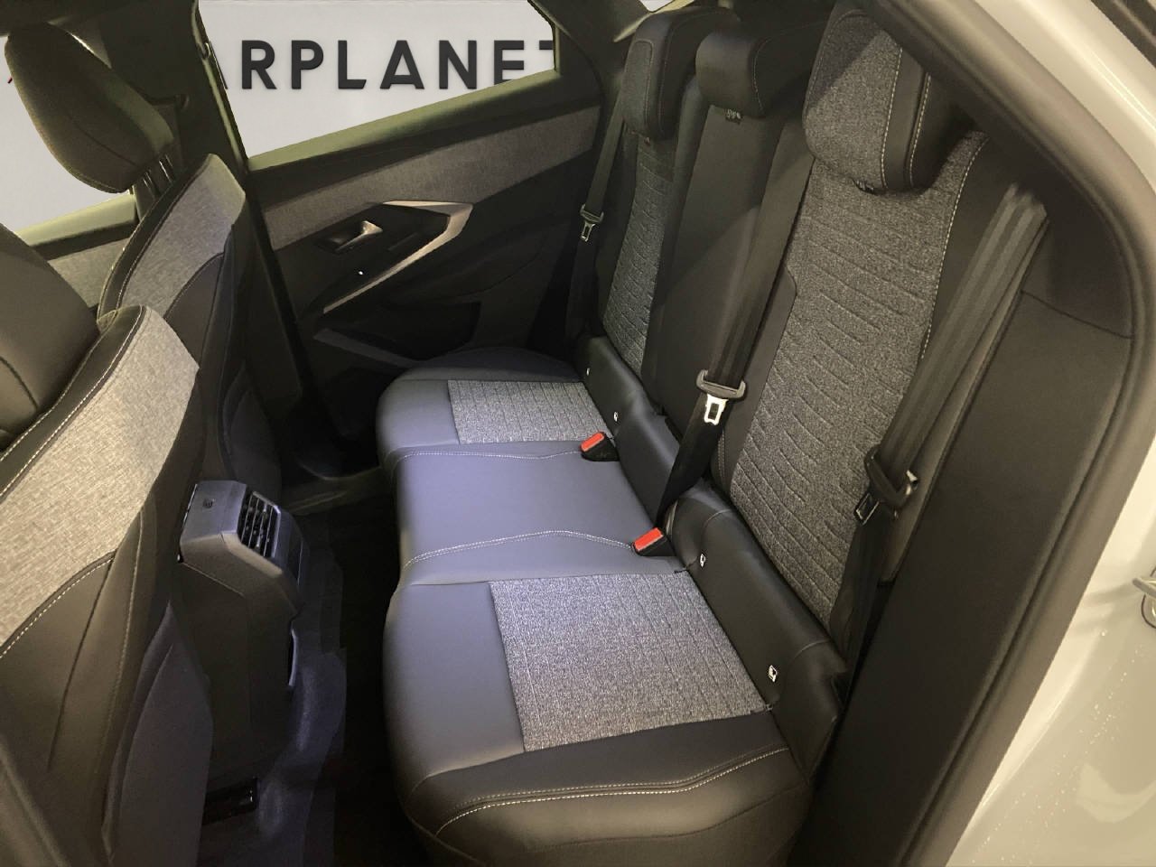 PEUGEOT 3008 1.2 Hybrid 136 Allure, Mild-Hybrid Benzin/Elektro, Vorführwagen, Automatik - 7