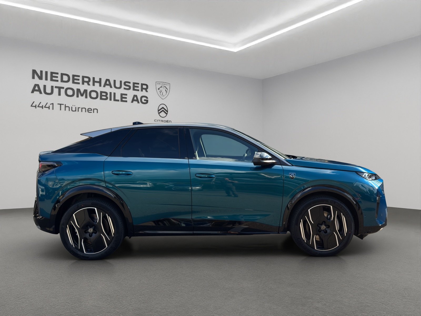 PEUGEOT 3008 e-Launch Edition AWD, Electric, Ex-demonstrator, Automatic - 2