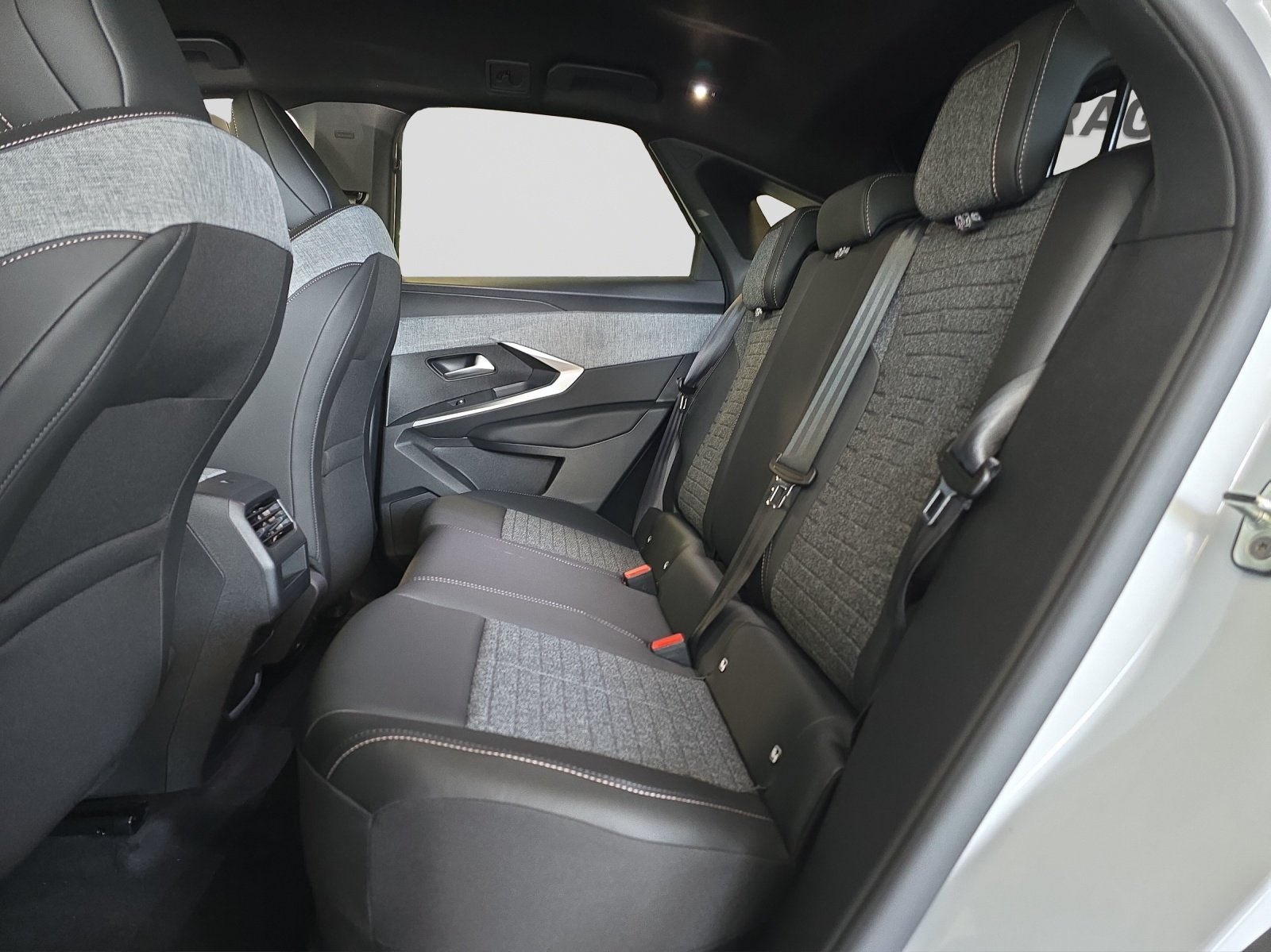 PEUGEOT 3008 NEW 145 e-DCS Allure P, Benzin, Vorführwagen, Automatik - 7