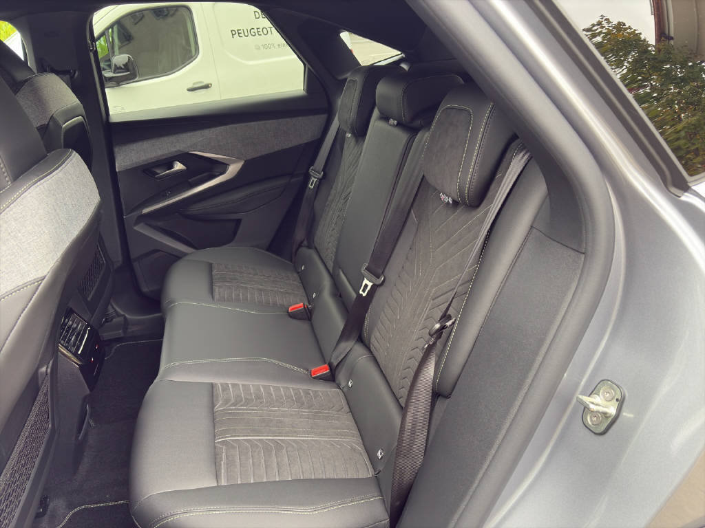 PEUGEOT 3008 1.2 Hybrid GT, Hybride Léger Essence/Électricité, Voiture de démonstration, Automatique - 7