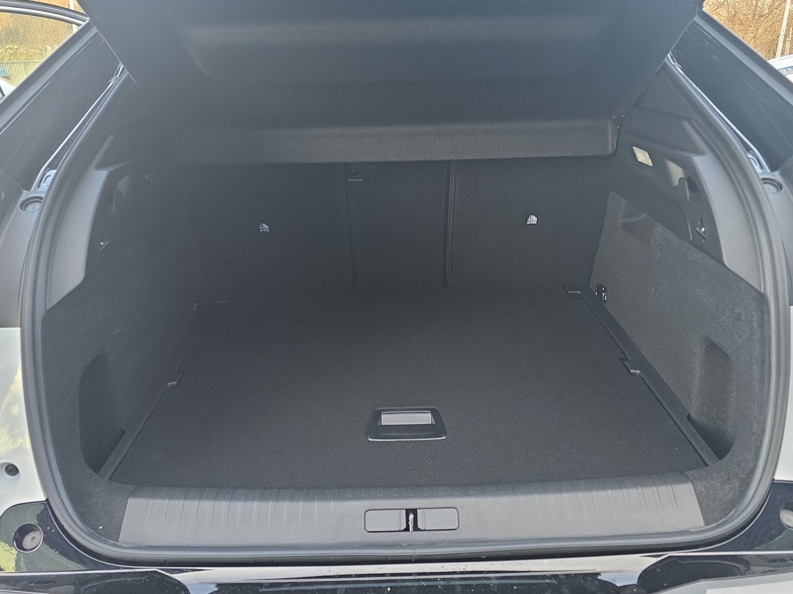 PEUGEOT 3008 e-Launch Edition AWD, Electric, Ex-demonstrator, Automatic - 7