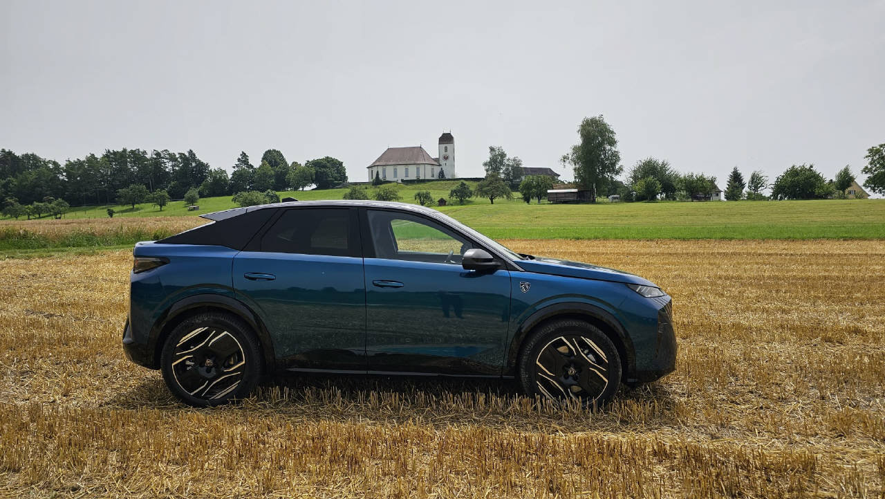 PEUGEOT 3008 e-GT, Elektro, Vorführwagen, Automatik - 6