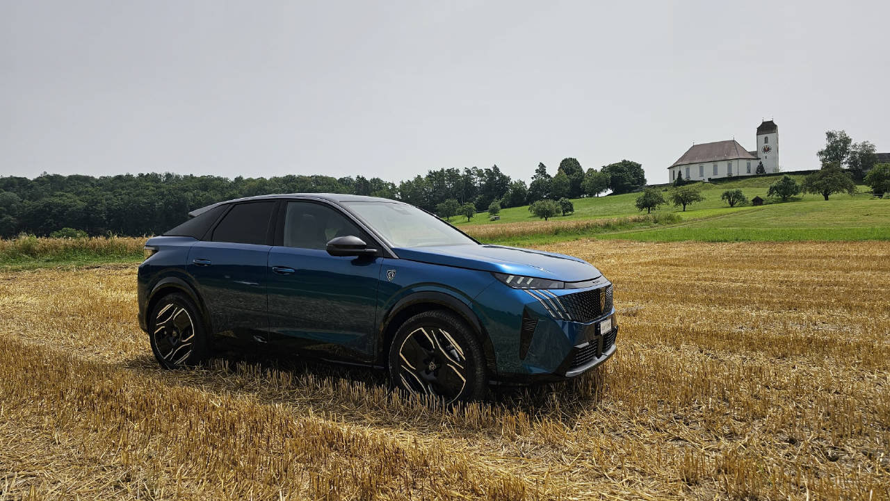 PEUGEOT 3008 e-GT, Elektro, Vorführwagen, Automatik - 7