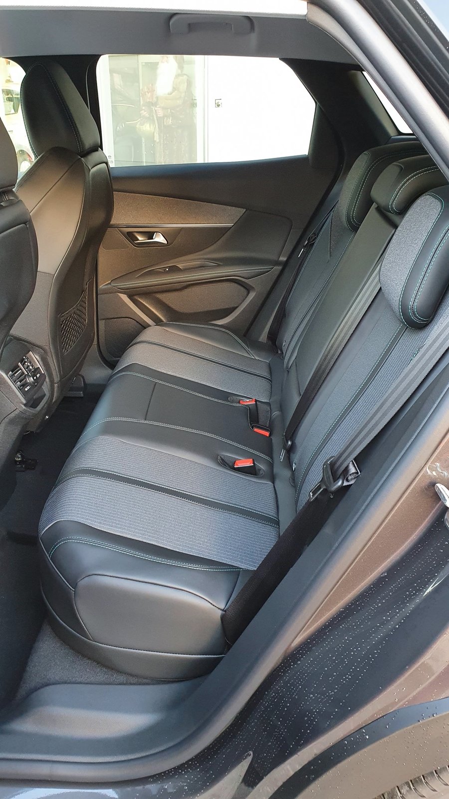 PEUGEOT 3008 1.2 PureTech Allure Pack EAT8 Helvetia, Petrol, Ex-demonstrator, Automatic - 6