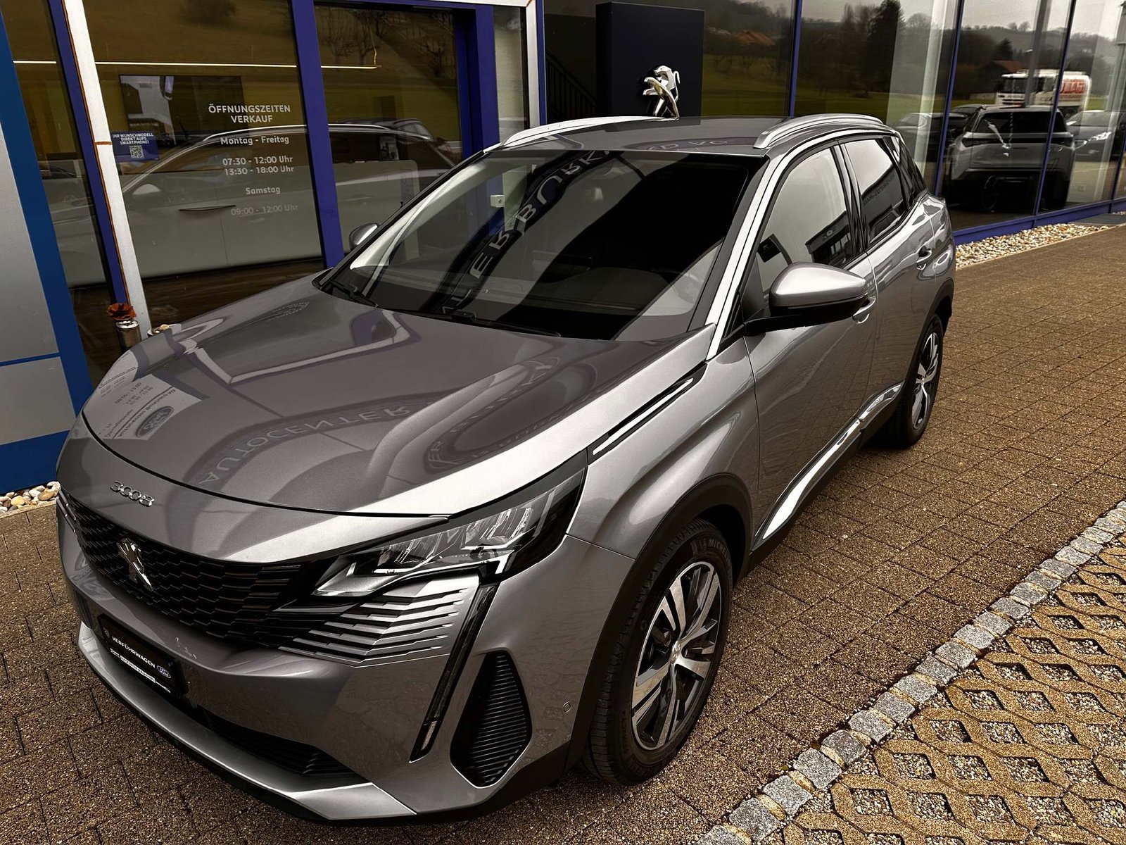 PEUGEOT 3008 1.2 PureTech Allure Pack 5 Jahre Garantie, Petrol, Ex-demonstrator, Manual - 2
