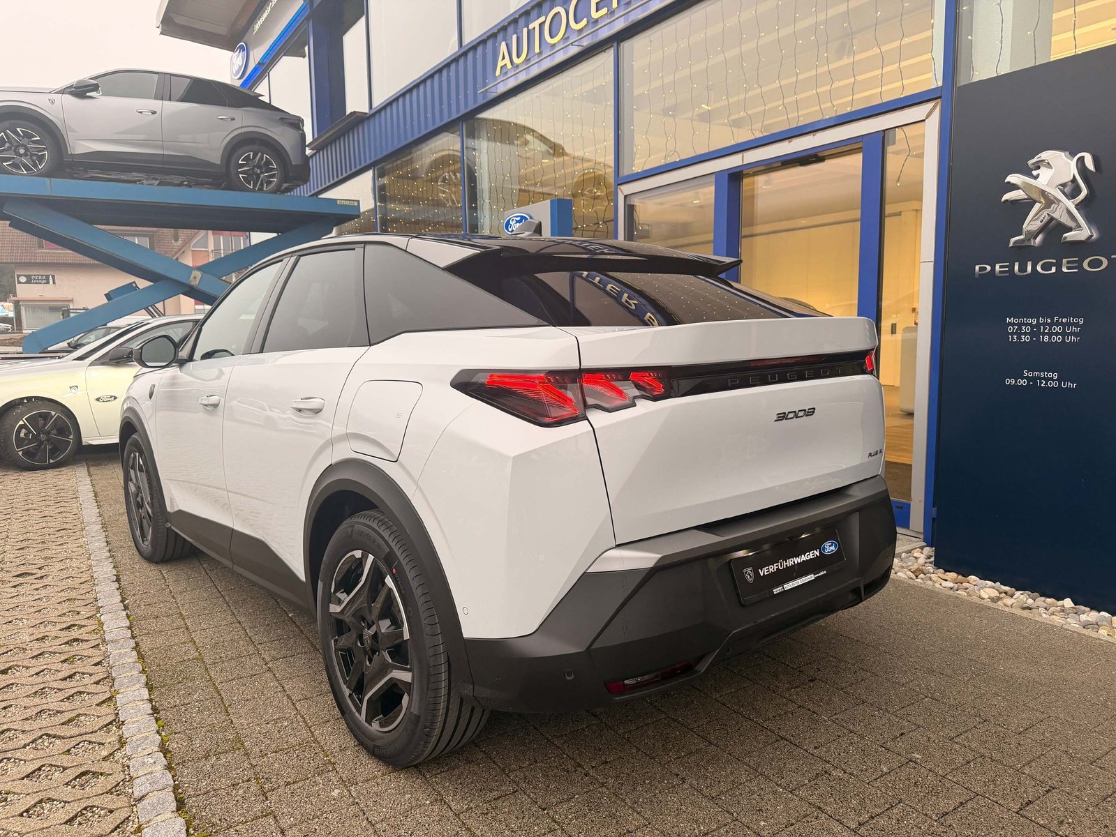 PEUGEOT 3008 1.6 Plug-in Hybrid GT I Leasing 0.9%, Hybride Rechargeable Essence/Électricité, Voiture de démonstration, Automatique - 7