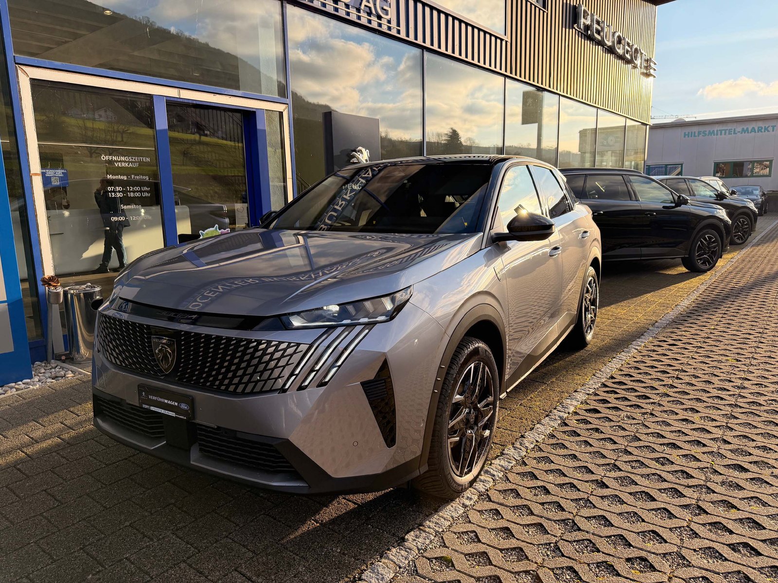 PEUGEOT 3008 1.2 Hybrid GT, Mild-Hybrid Benzin/Elektro, Vorführwagen, Automatik - 2