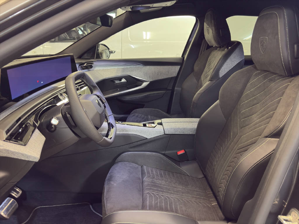 PEUGEOT 3008 1.6 Plug-in Hybrid GT, Hybride Rechargeable Essence/Électricité, Voiture nouvelle, Automatique - 5