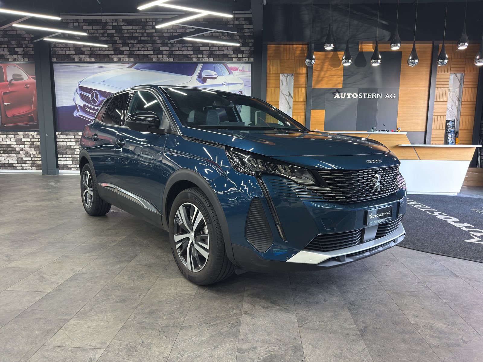 PEUGEOT 3008 1.2 PureTech Active Pack, Benzin, Occasion / Gebraucht, Handschaltung - 3