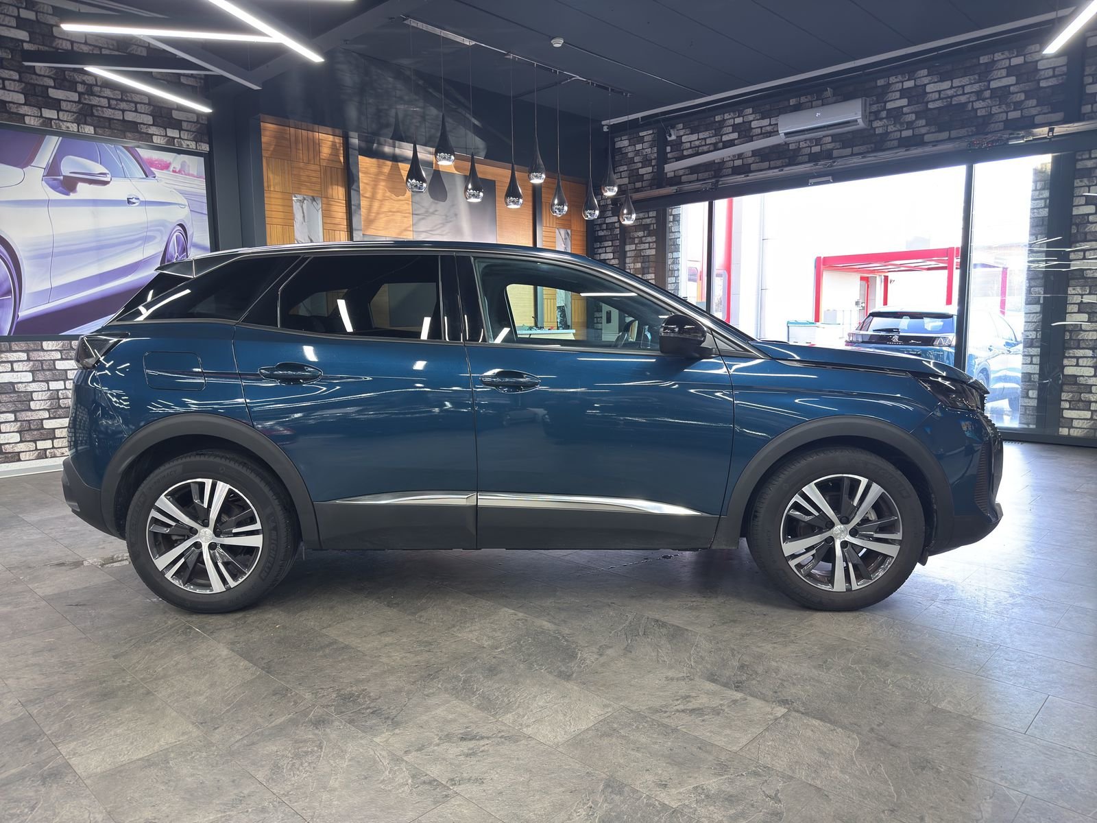 PEUGEOT 3008 1.2 PureTech Active Pack, Benzin, Occasion / Gebraucht, Handschaltung - 4