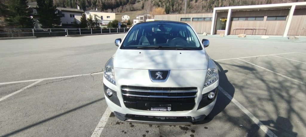 PEUGEOT 3008 2.0 HDi HYbrid4 104g, Full-Hybrid Diesel/Electric, Second hand / Used, Automatic - 6