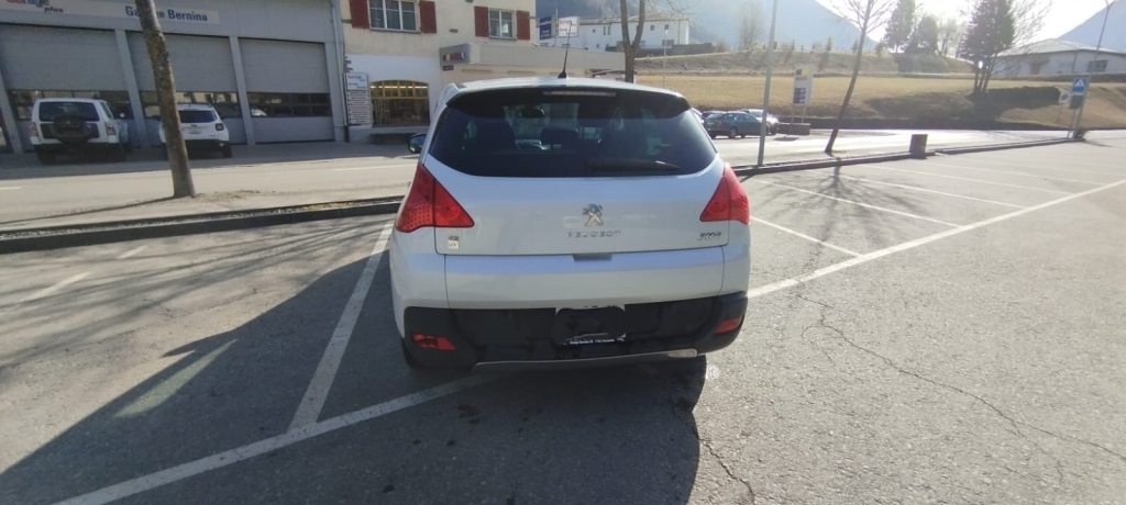 PEUGEOT 3008 2.0 HDi HYbrid4 104g, Full-Hybrid Diesel/Electric, Second hand / Used, Automatic - 7