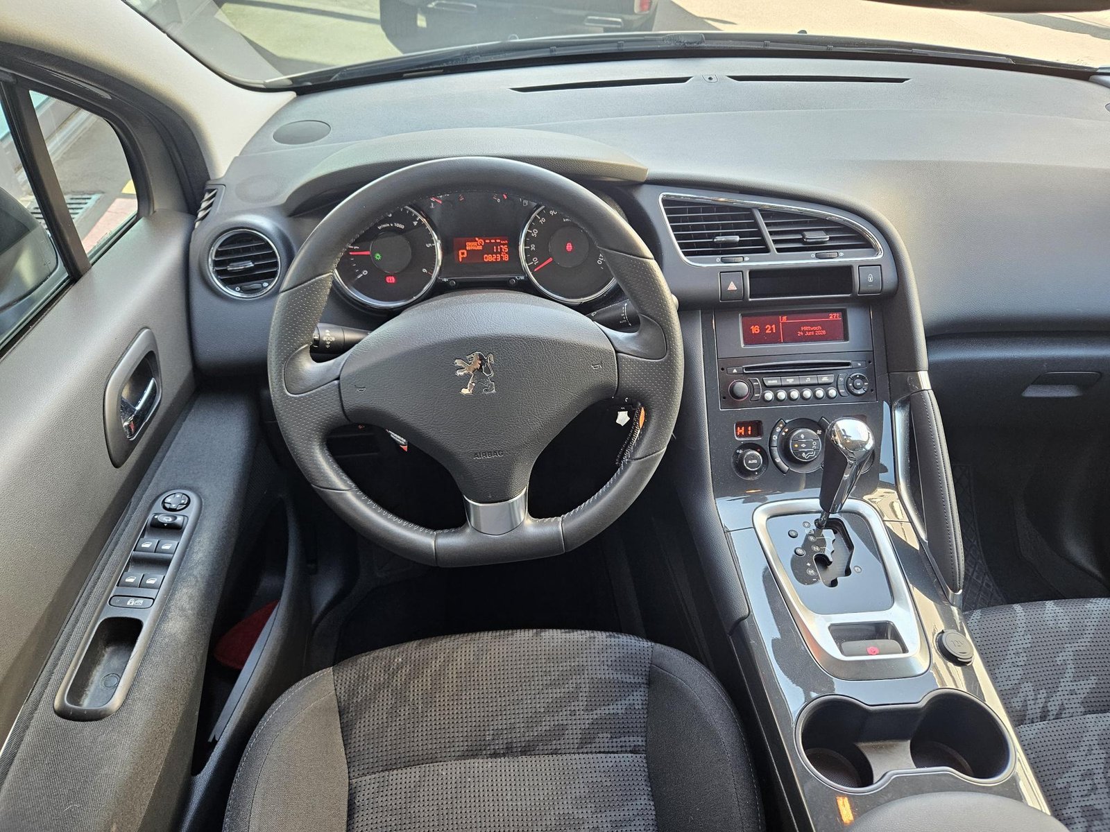 PEUGEOT 3008 2.0 HDi 163 AC Swiss Edition, Diesel, Occasion / Gebraucht, Automatik - 5